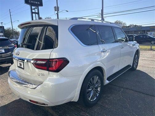 2022 INFINITI QX80 Luxe