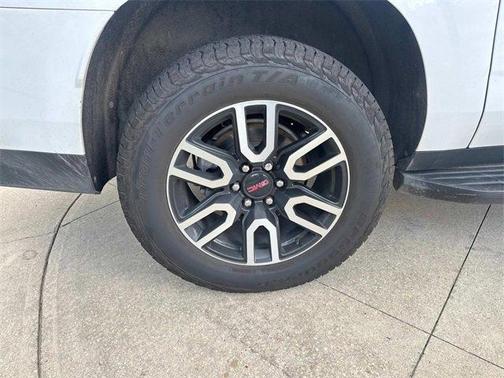 2022 GMC Yukon XL AT4