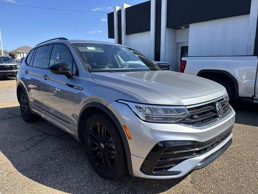 2022 Volkswagen Tiguan 2.0T SE R-Line Black