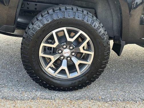 2022 GMC Canyon AT4 w/Leather