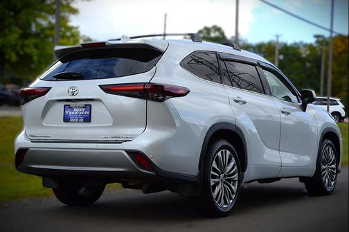 2024 Toyota Highlander Platinum