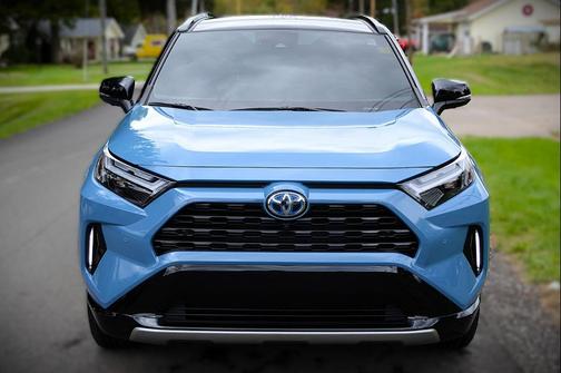 2024 Toyota RAV4 Hybrid SE
