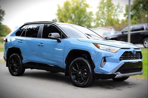 2024 Toyota RAV4 Hybrid SE
