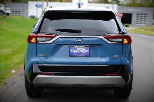 2024 Toyota RAV4 Hybrid SE