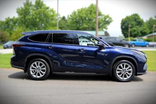 2022 Toyota Highlander Limited