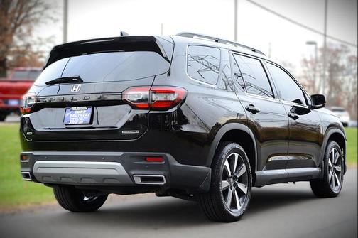 2024 Honda Pilot Touring 8-Passenger