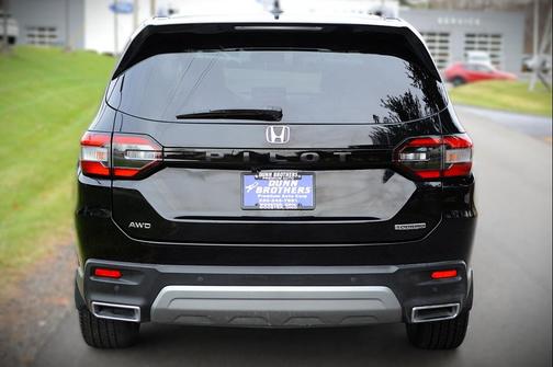 2024 Honda Pilot Touring 8-Passenger