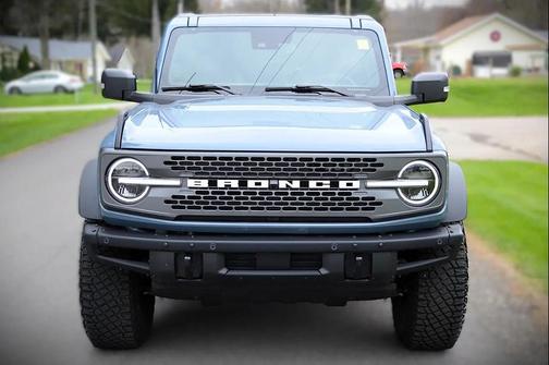 Azure Gray Metallic Tri-Coat 2024 Ford Bronco Badlands