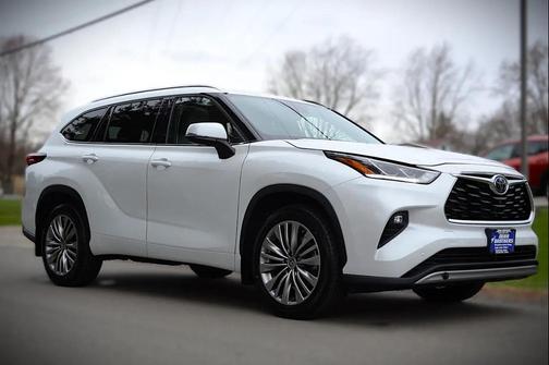 2022 Toyota Highlander Platinum