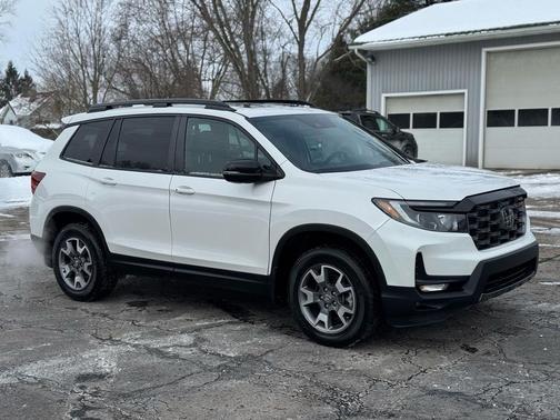 2023 Honda Passport AWD TrailSport