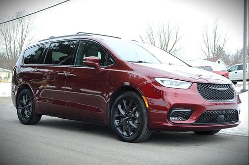 2022 Chrysler Pacifica Touring L
