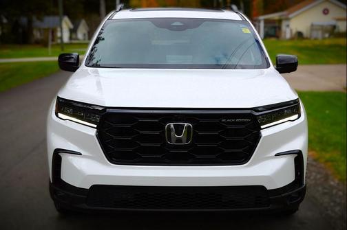 2023 Honda Pilot AWD Elite