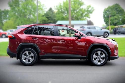 2023 Toyota RAV4 Hybrid XLE