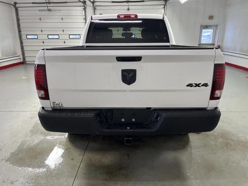 2024 RAM 1500 Classic Warlock Crew Cab 4x4 5'7' Box