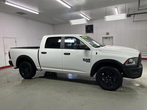 2024 RAM 1500 Classic Warlock Crew Cab 4x4 5'7' Box