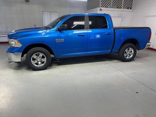Hydro Blue Pearlcoat 2021 RAM 1500 Classic SLT