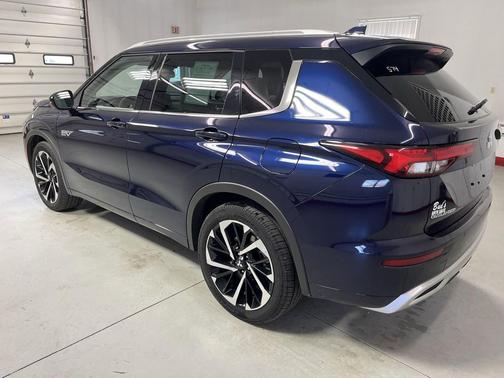 2023 Mitsubishi Outlander PHEV SEL