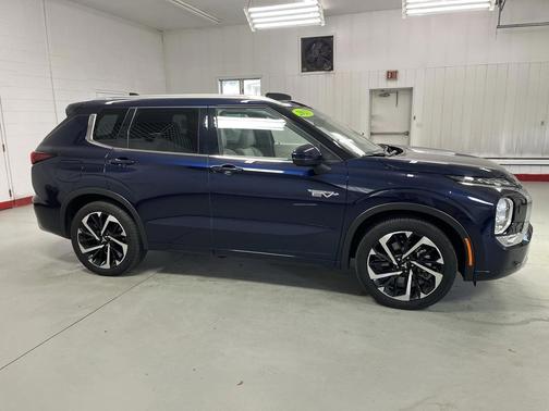 2023 Mitsubishi Outlander PHEV SEL