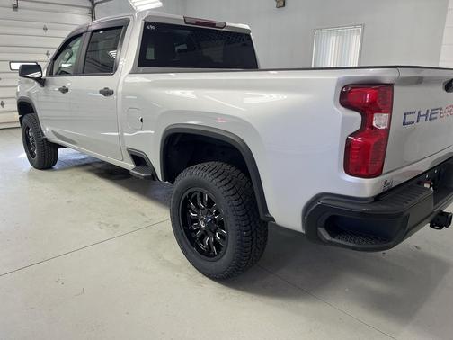 Silver Ice Metallic 2022 Chevrolet Silverado 2500 Custom