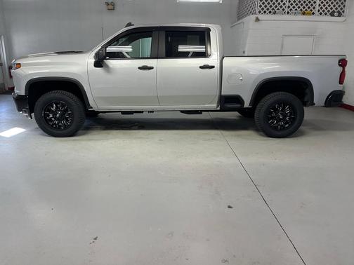 Silver Ice Metallic 2022 Chevrolet Silverado 2500 Custom