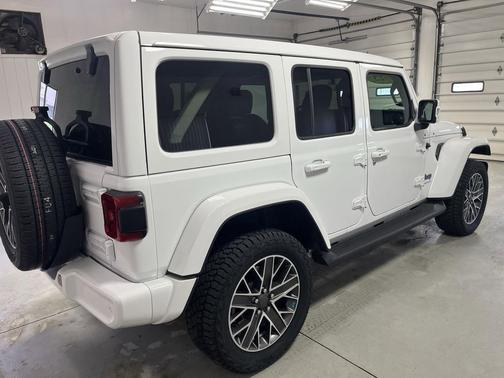2023 Jeep Wrangler 4xe Sahara High Altitude