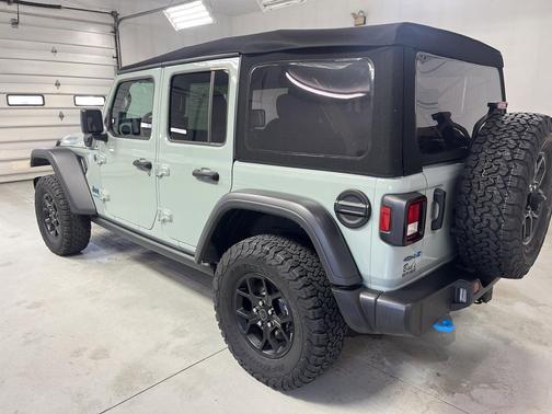 Earl Clearcoat 2024 Jeep Wrangler 4xe Willys