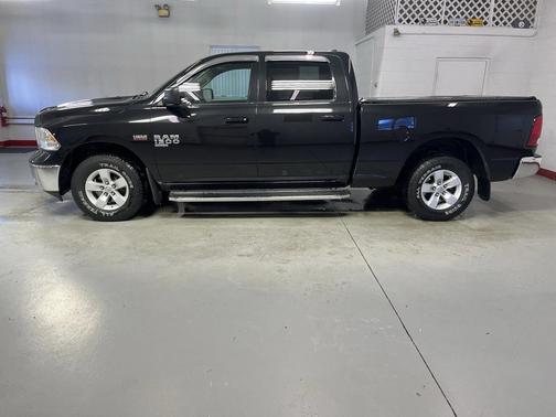 2019 RAM 1500 SLT
