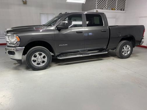 Granite Crystal Metallic Clearcoat 2024 RAM 2500 Big Horn Crew Cab 4x4 6'4' Box