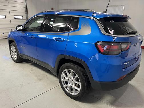 2022 Jeep Compass Latitude Lux