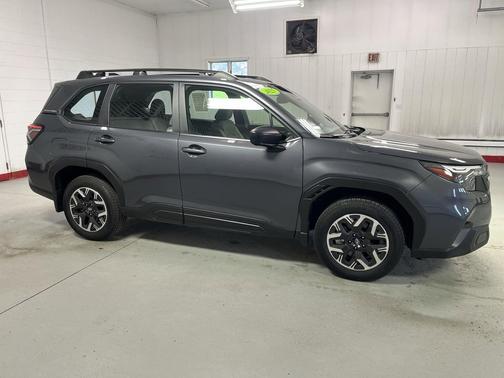 Magnetite Gray Metallic 2025 Subaru Forester Base