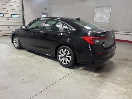 Crystal Black Pearl 2024 Honda Civic LX