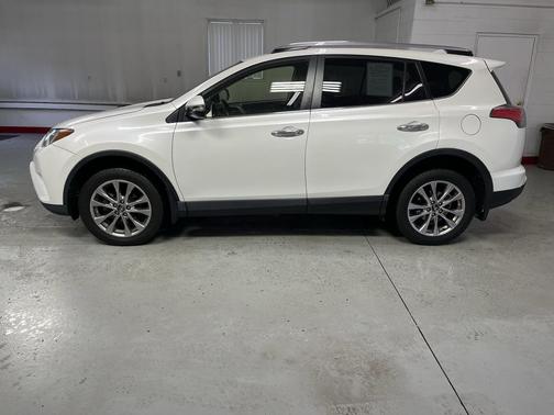 Blizzard Pearl 2018 Toyota RAV4 Limited