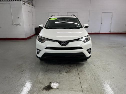 Blizzard Pearl 2018 Toyota RAV4 Limited