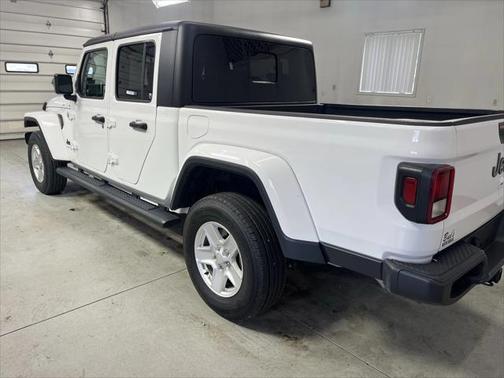 2023 Jeep Gladiator Sport S