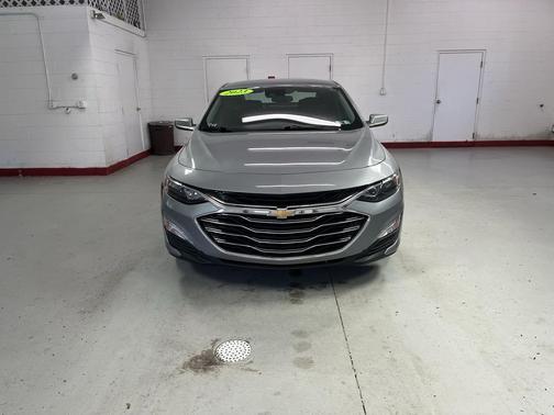Sterling Gray Metallic 2023 Chevrolet Malibu FWD 1LT