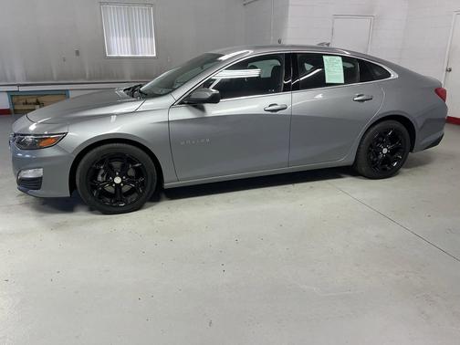 Sterling Gray Metallic 2023 Chevrolet Malibu FWD 1LT