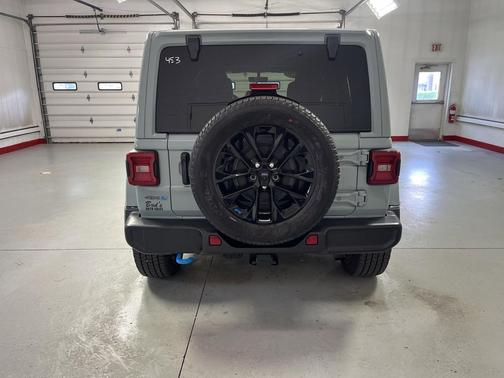 Earl Clearcoat 2023 Jeep Wrangler 4xe Sahara