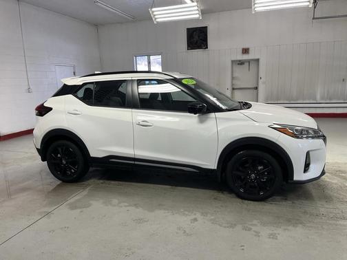 2024 Nissan Kicks SR