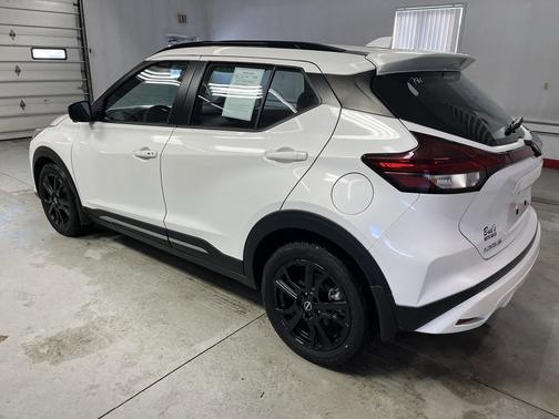 2024 Nissan Kicks SR