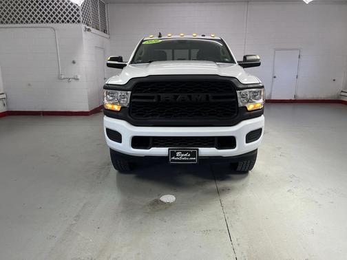 2020 RAM 2500 Tradesman Crew Cab 4X4 6'4' Box