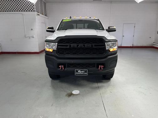 2020 RAM 2500 Tradesman Crew Cab 4X4 6'4' Box