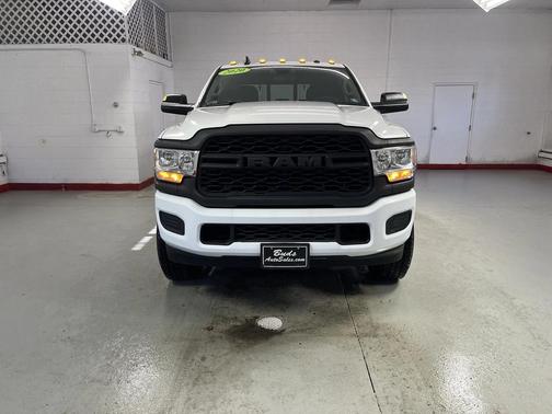 2020 RAM 2500 Tradesman Crew Cab 4X4 6'4' Box