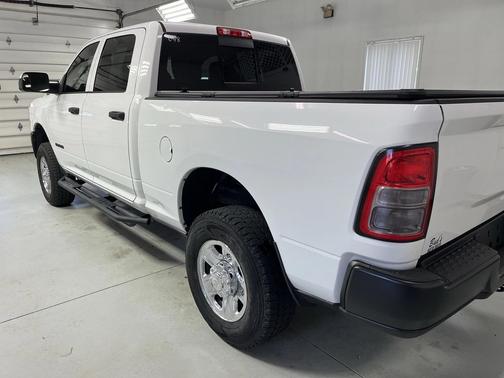 2020 RAM 2500 Tradesman Crew Cab 4X4 6'4' Box