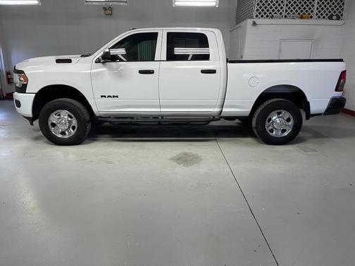 2020 RAM 2500 Tradesman Crew Cab 4X4 6'4' Box