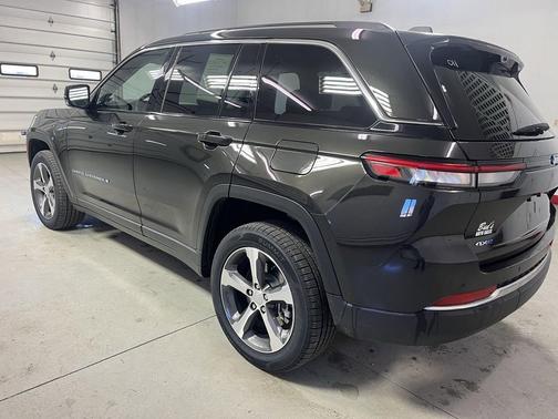 2023 Jeep Grand Cherokee 4xe Base