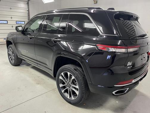 2022 Jeep Grand Cherokee Overland