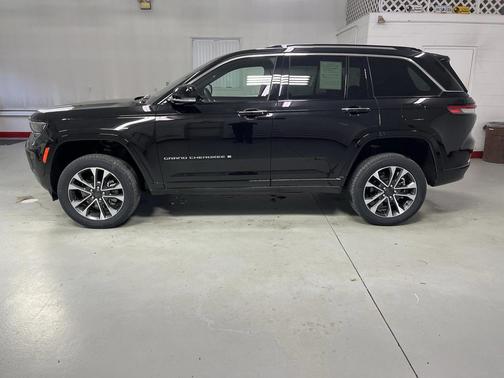 2022 Jeep Grand Cherokee Overland