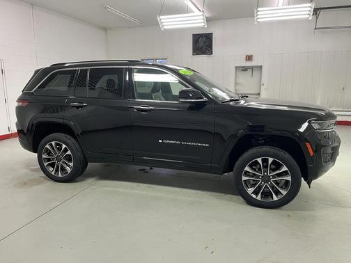 2022 Jeep Grand Cherokee Overland
