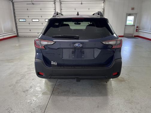 Cosmic Blue Pearl 2025 Subaru Outback Onyx Edition
