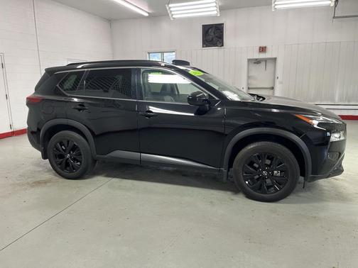 Super Black 2023 Nissan Rogue SV
